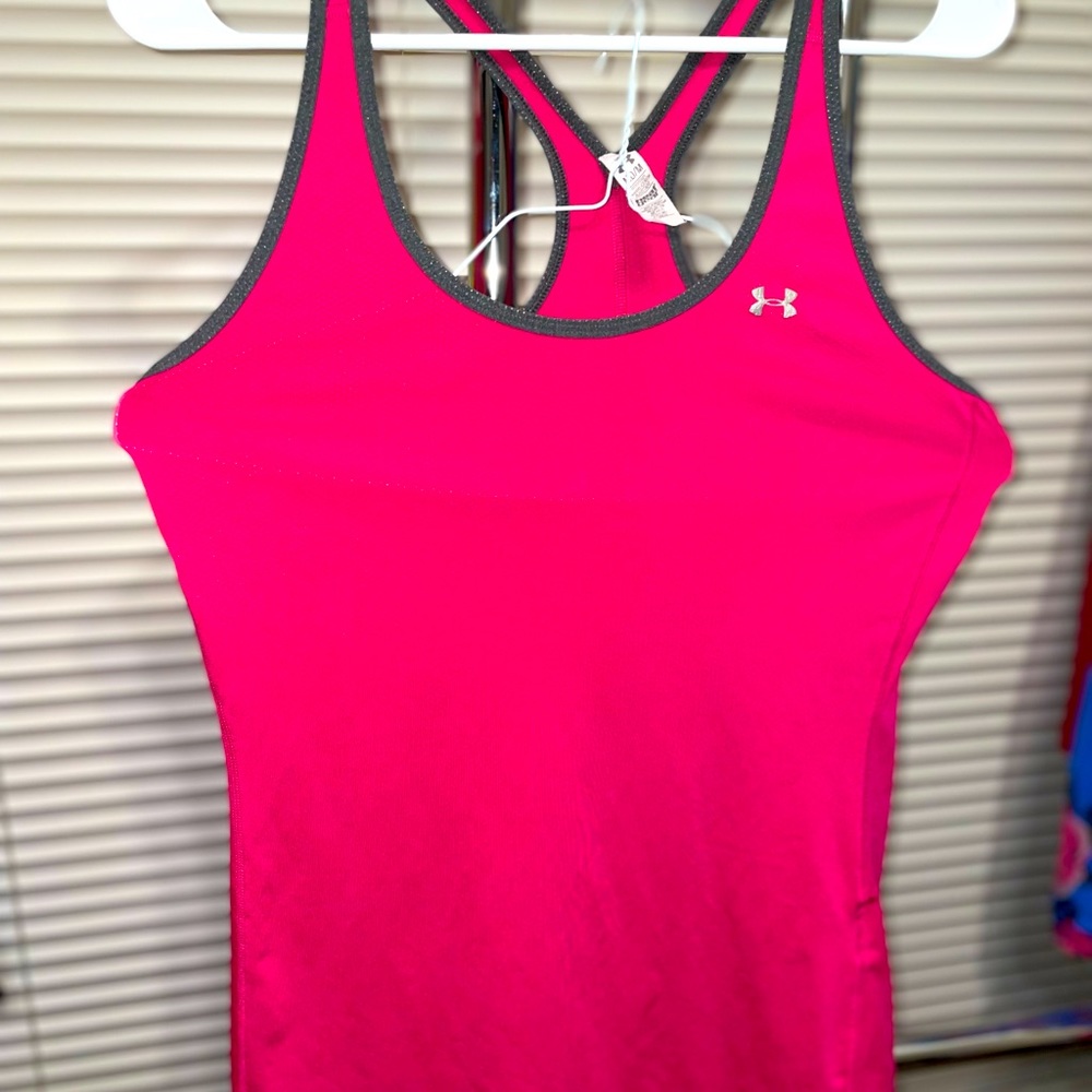 Under amour women’s Medium workout shirt